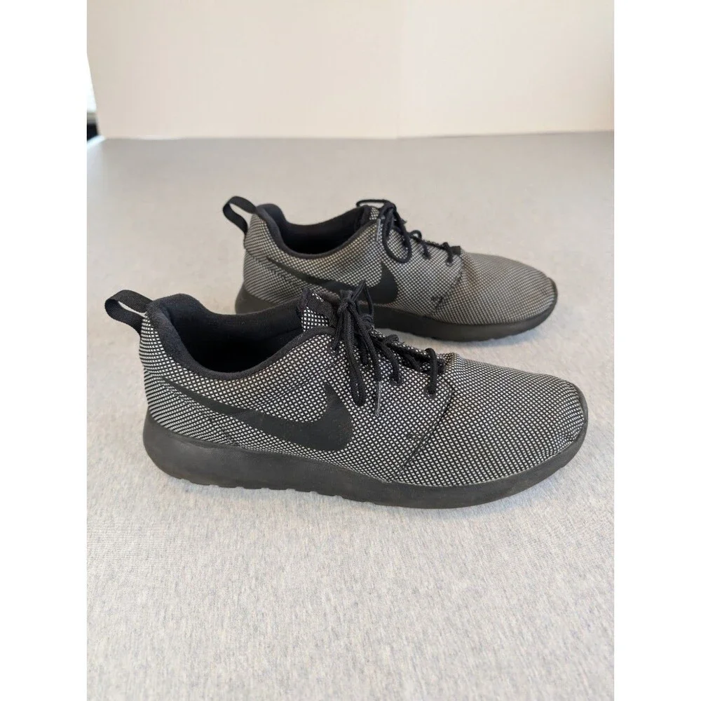 Nike Roshe One Premium Men's Black Low Top Athletic Sneaker 525234-005 s-11 2015